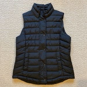 Gap Women's Black Puffer Vest - Size Small